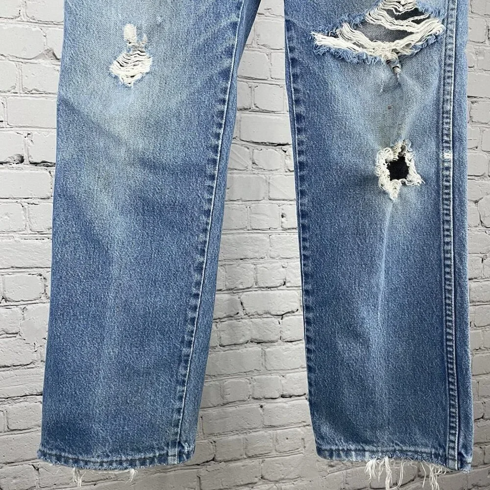 VTG Wrangler Blue Denim Ripped Distressed Straight Leg Jeans USA Size 32 (30x29)